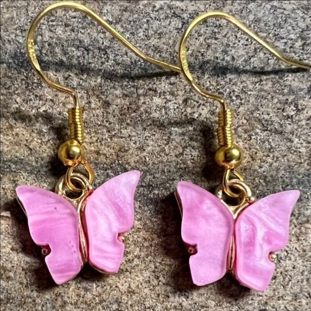 ☘️3/$30 (◕‿◕) SALE pink gold butterfly French hook earrings 14k finish